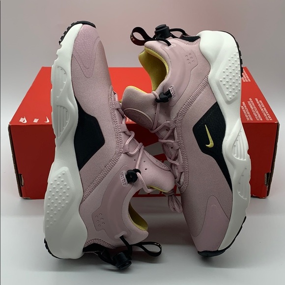 NIKE WMNS AIR HUARACHE CITY MOVE - Picture 8 of 16